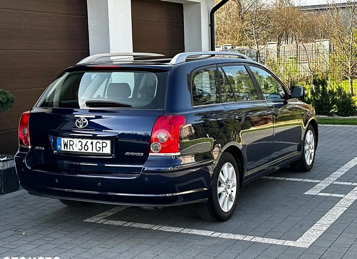 Toyota Avensis cena 18700 przebieg: 260000, rok produkcji 2006 z Radom małe 466